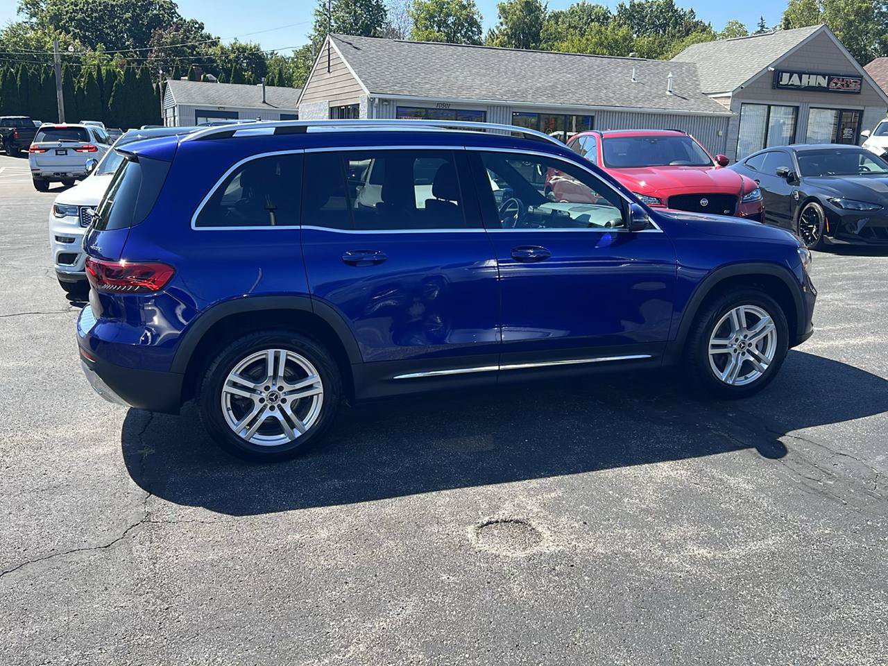 Used 2020 Mercedes-Benz GLB 250 4MATIC image 4