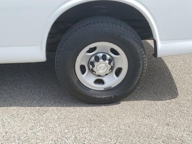 Used 2018 Chevrolet Express 3500 LT w/ LT Preferred Equipment Group RWD image 8