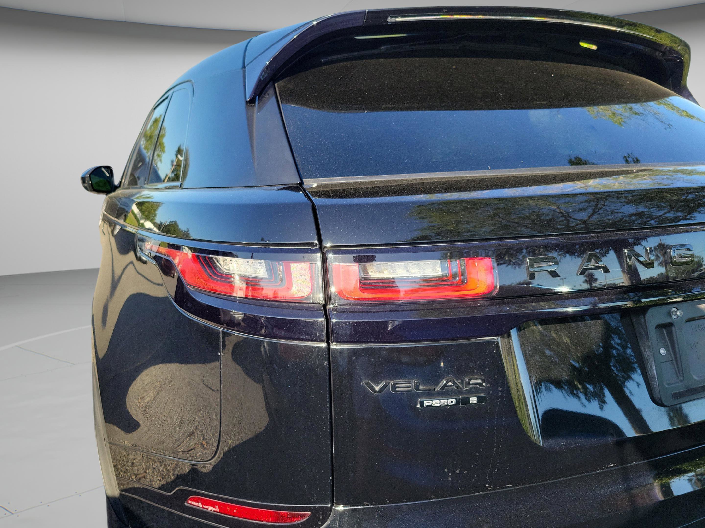 Used 2020 Land Rover Range Rover Velar R-Dynamic S image 21