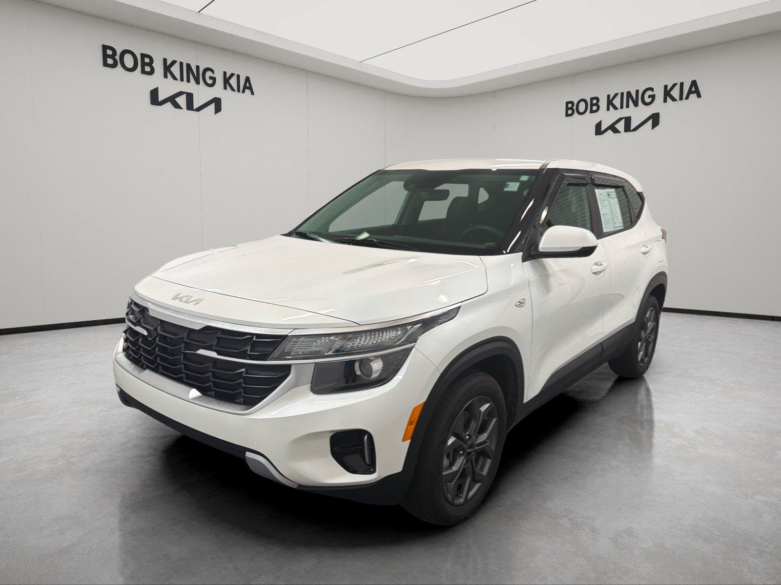 Used 2024 Kia Seltos LX AWD/4WD image 1