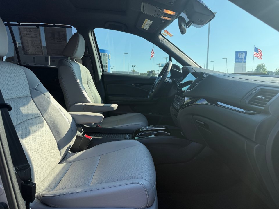 Certified 2023 Honda Passport Elite image 28