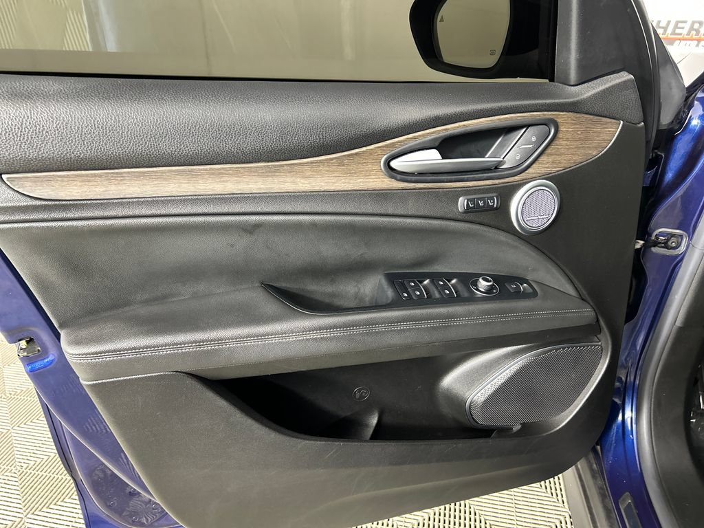 Used 2018 Alfa Romeo Stelvio Ti AWD/4WD image 11