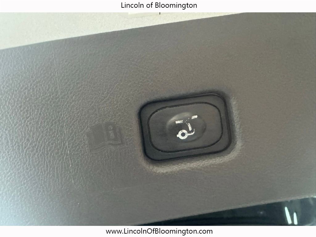 Used 2019 Lincoln Nautilus Reserve image 27