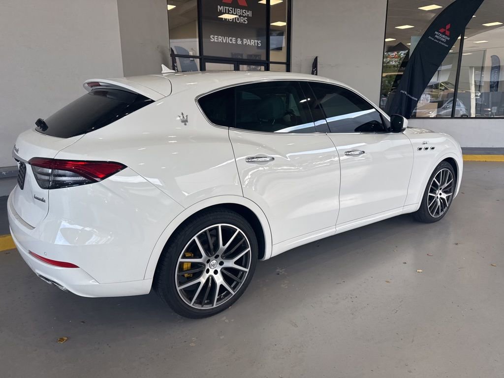 Used 2022 Maserati Levante GT AWD/4WD image 5
