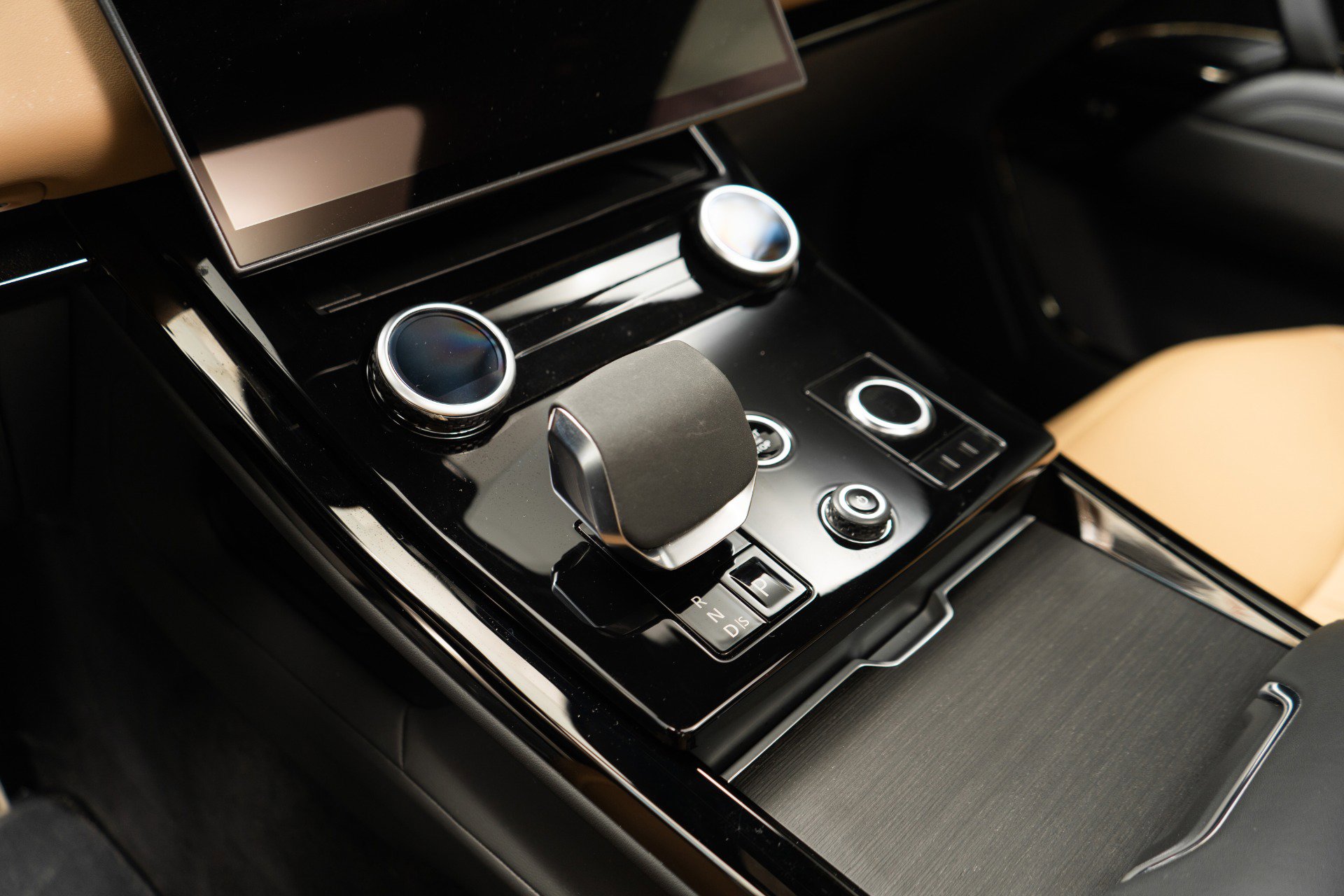 Used 2023 Land Rover Range Rover Sport SE Dynamic image 28