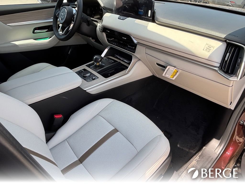 New 2025 MAZDA CX-90 Plug-In Hybrid w/ Premium Plus image 13