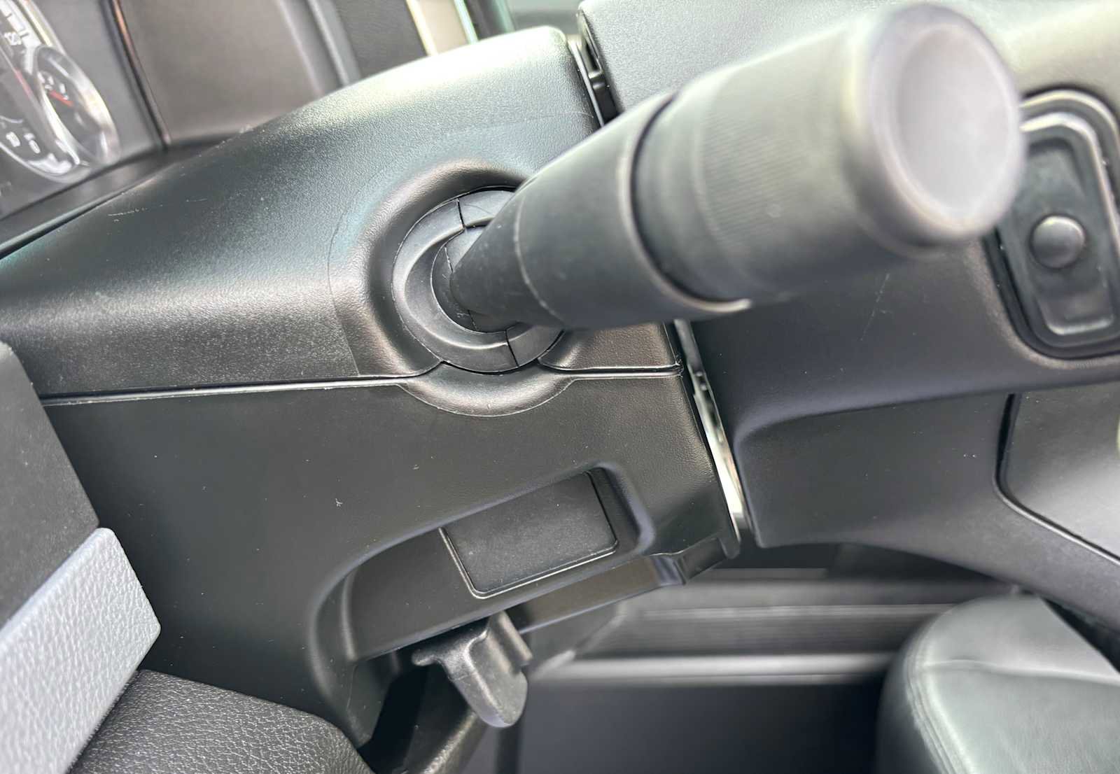 Used 2020 RAM 1500 Classic SLT w/ Luxury Group image 20