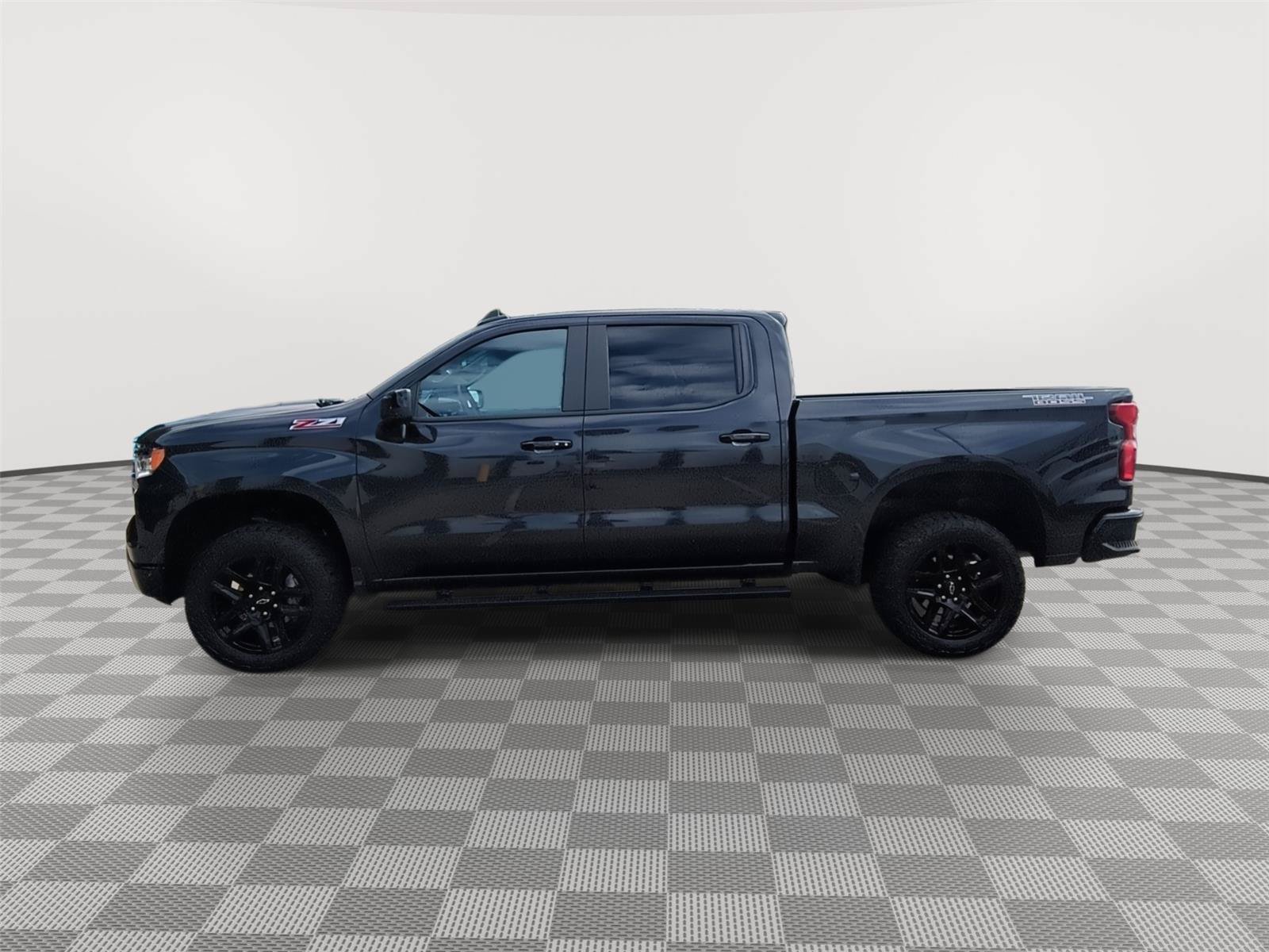 Used 2023 Chevrolet Silverado 1500 LT Trail Boss w/ Protection Package AWD/4WD image 3