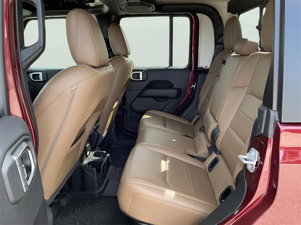 Used 2021 Jeep Gladiator Overland image 28