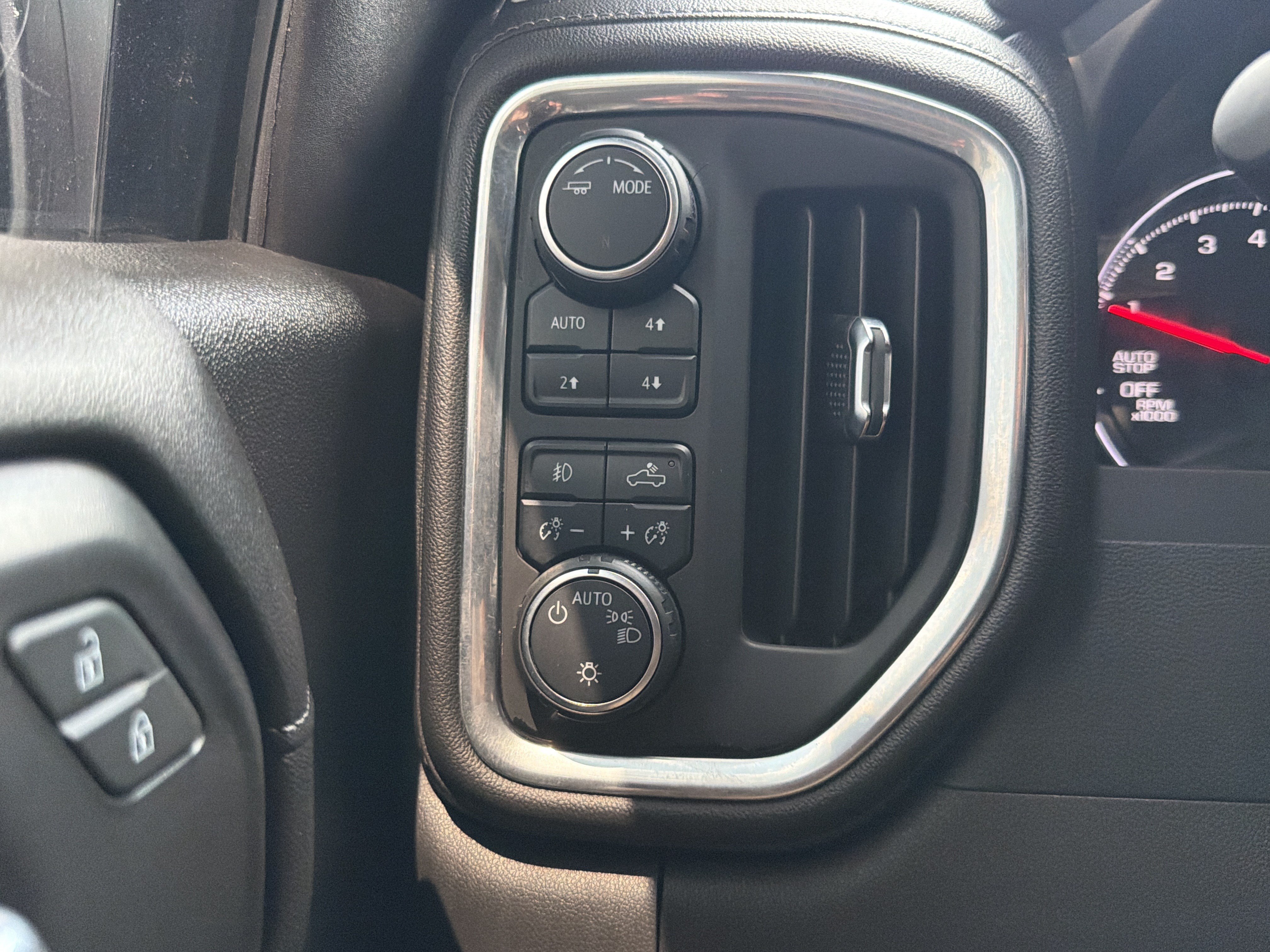 Used 2021 Chevrolet Silverado 1500 RST w/ Z71 Off-Road Package AWD/4WD image 31