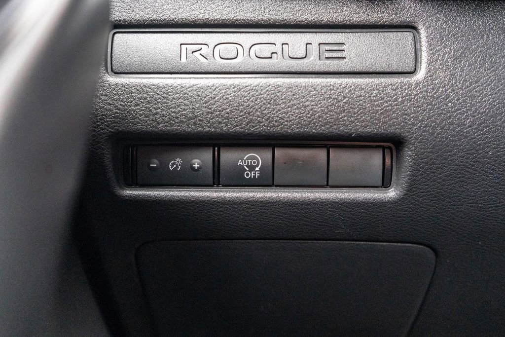Used 2023 Nissan Rogue S image 21
