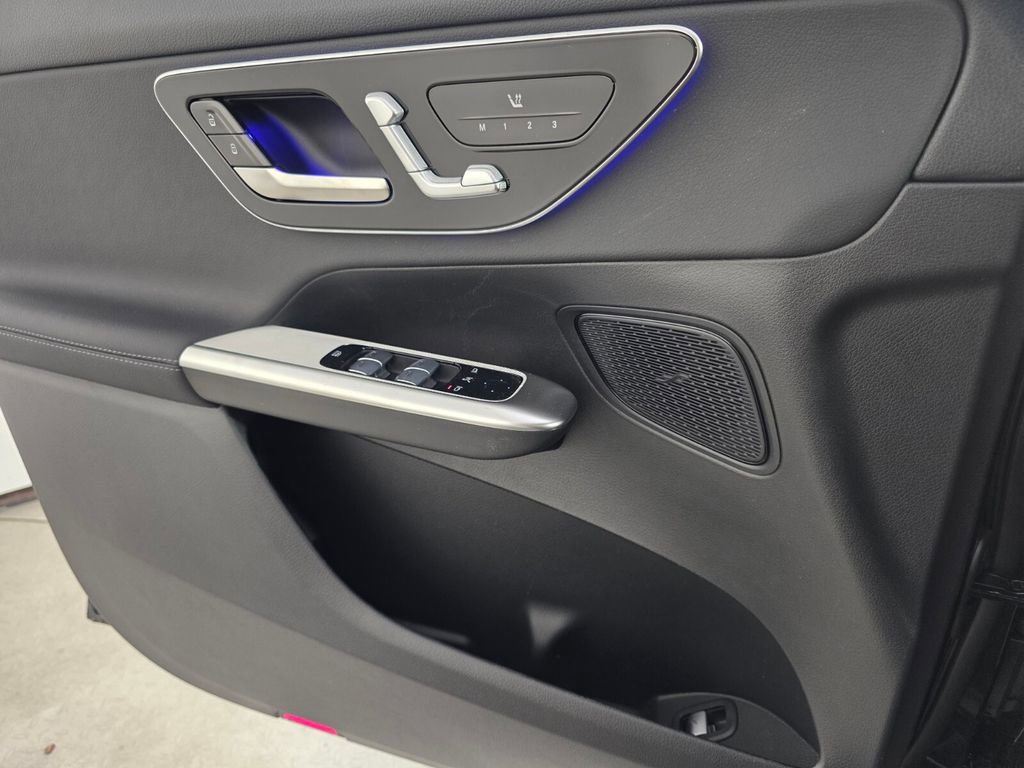 New 2026 Mercedes-Benz GLC 300 image 17