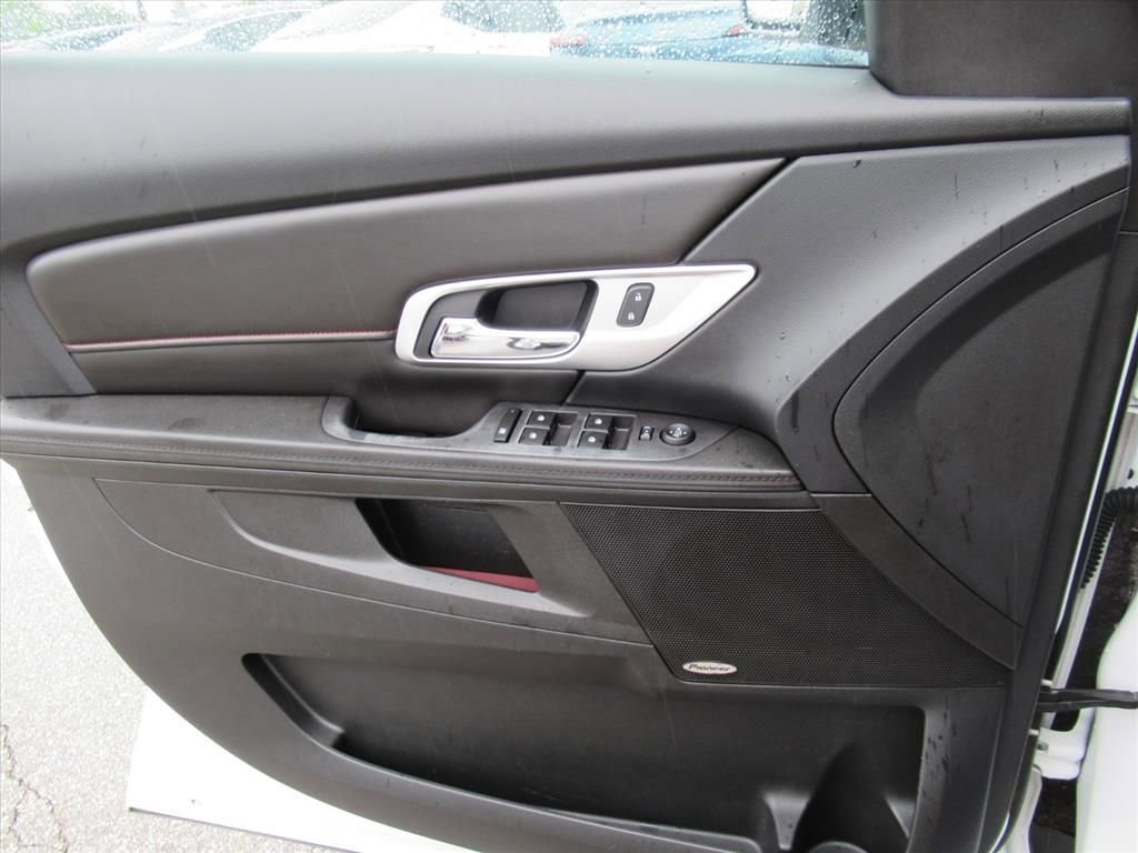 Used 2017 GMC Terrain SLT image 17