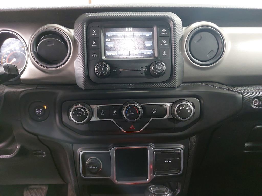 Used 2018 Jeep Wrangler Unlimited Sport image 19