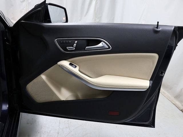 Used 2018 Mercedes-Benz CLA 250 4MATIC image 33