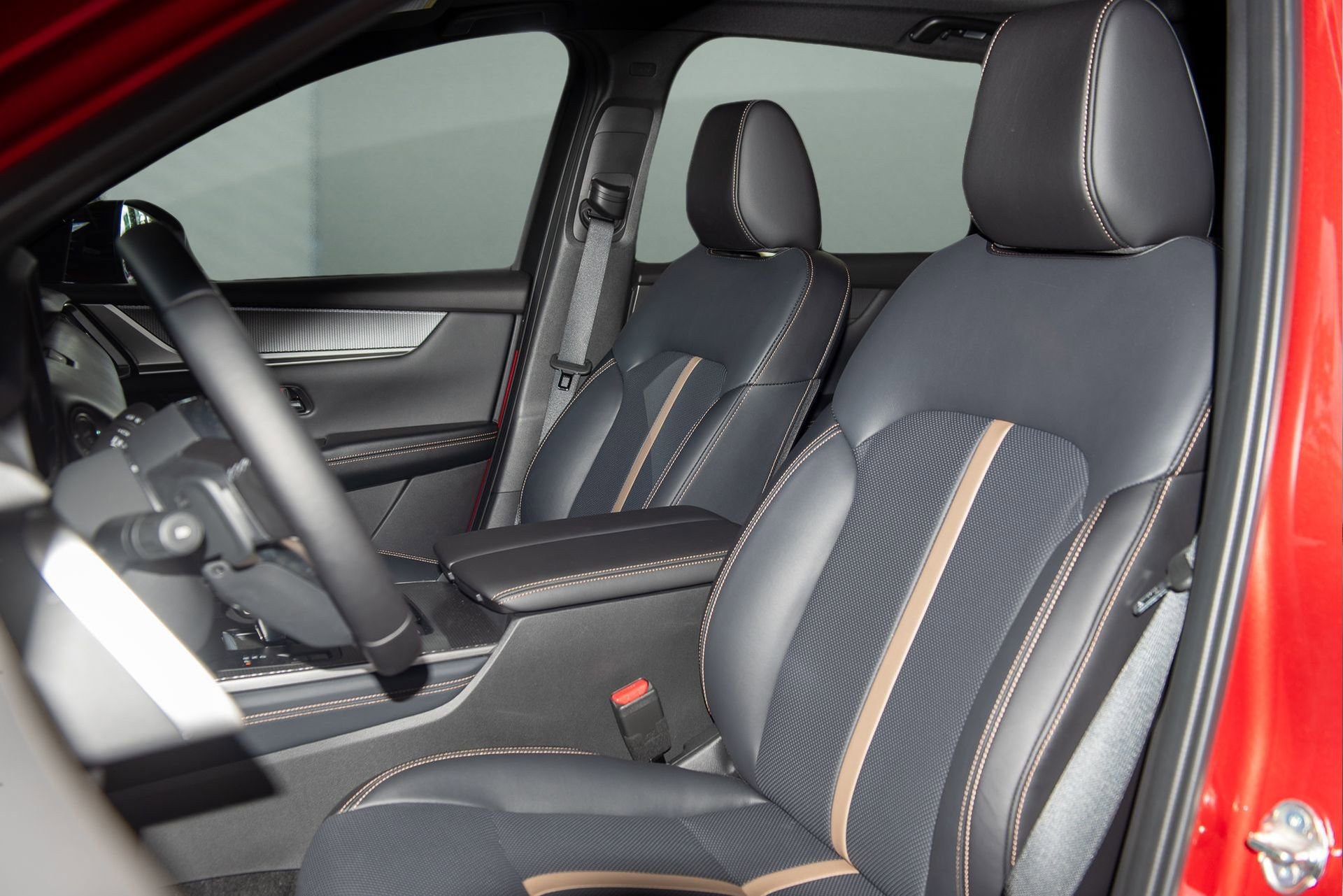 New 2025 MAZDA CX-70 Plug-In Hybrid w/ Premium Plus image 6