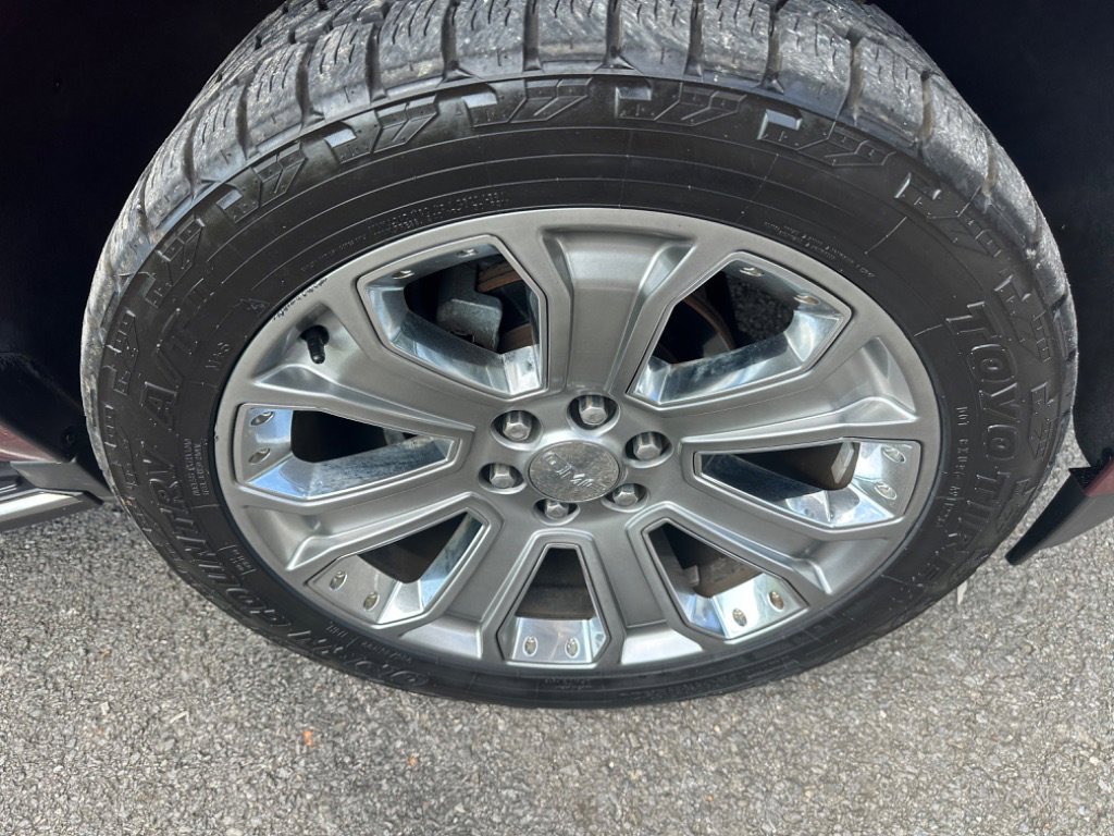 Used 2017 GMC Yukon XL SLT image 5