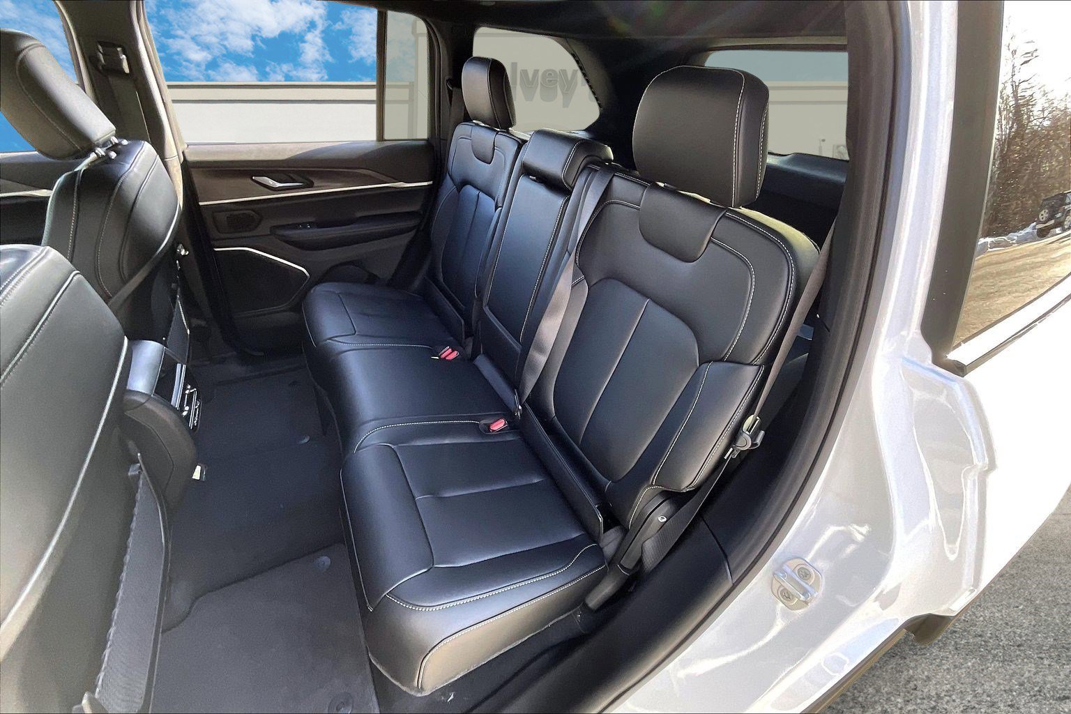 New 2026 Jeep Grand Cherokee Limited image 10