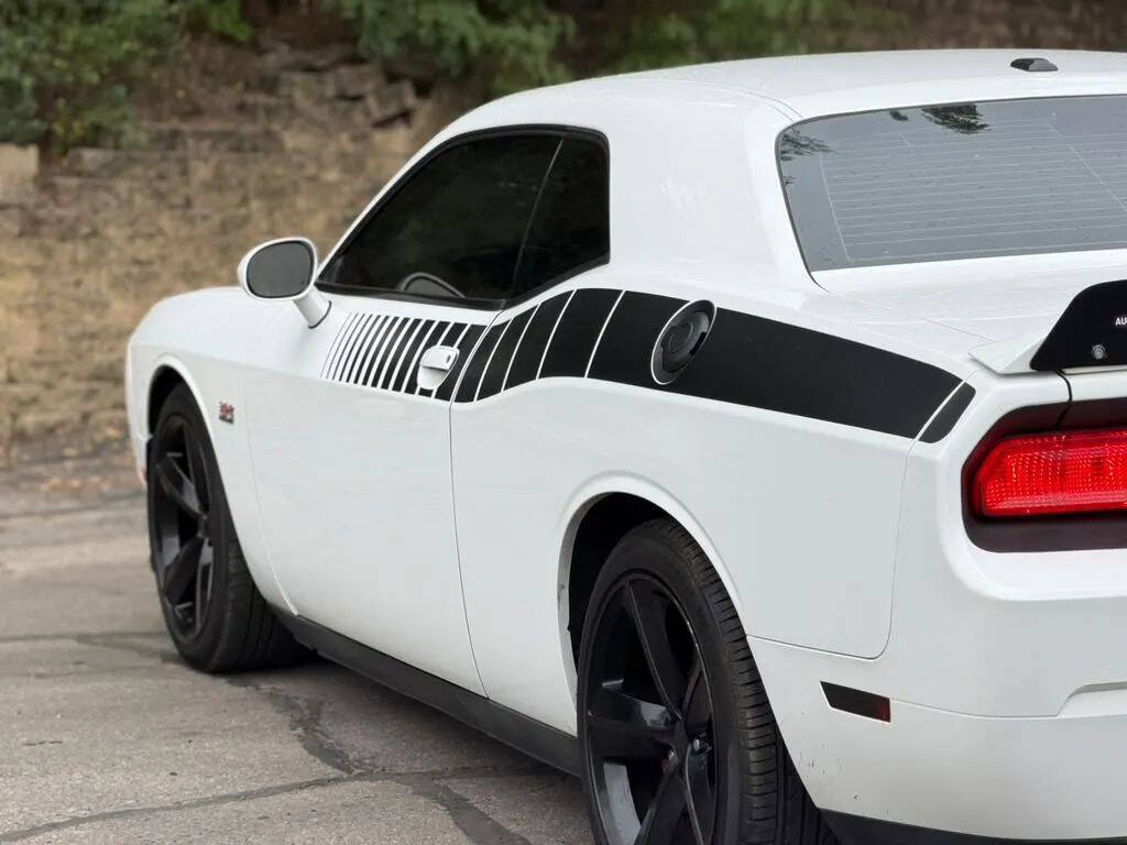 Used 2012 Dodge Challenger SRT8 RWD image 10