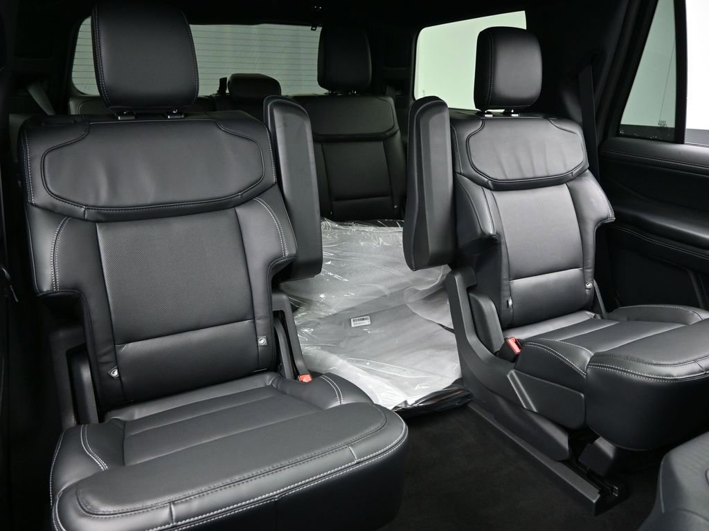 New 2026 Ford Expedition Platinum w/ Stealth Performance Package image 37