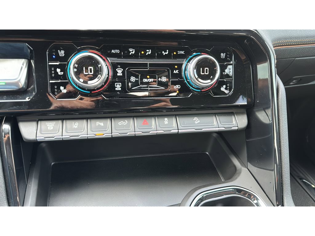 New 2026 GMC Sierra 3500 AT4 w/ AT4 Premium Plus Package AWD/4WD image 16