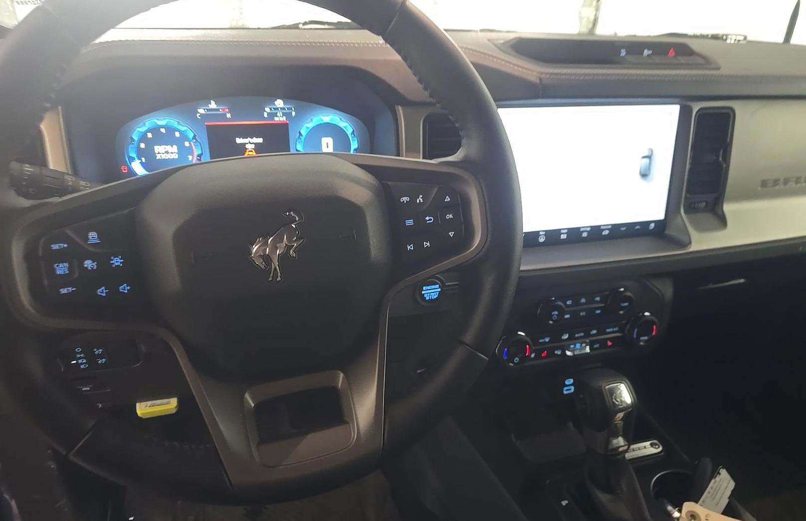Used 2025 Ford Bronco Outer Banks AWD/4WD image 11