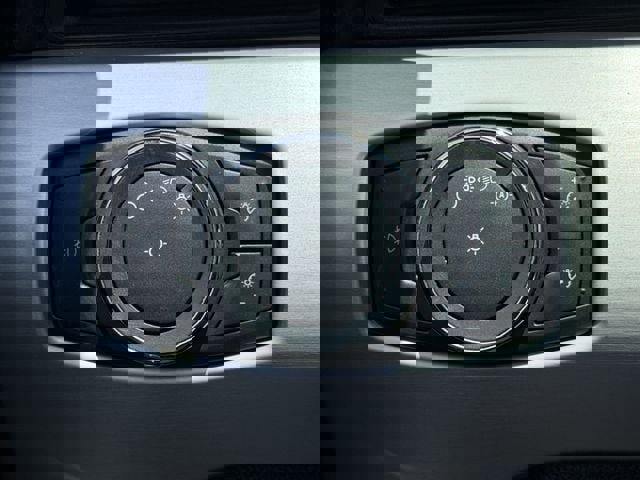 Used 2016 Ford Mustang Premium RWD image 21