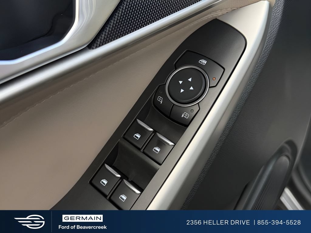 Used 2023 Ford Explorer XLT RWD image 13