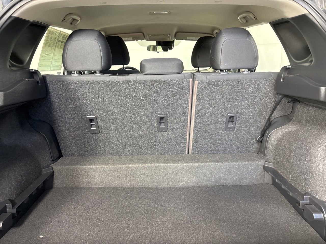 Used 2021 Nissan Rogue Sport S image 23