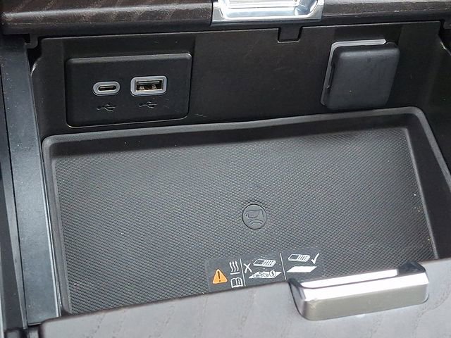 Used 2024 GMC Yukon Denali w/ Denali Reserve Package image 28