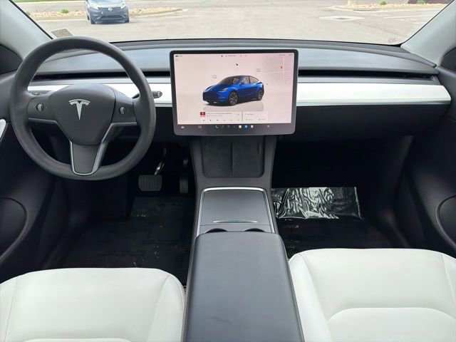 Used 2022 Tesla Model Y Long Range image 18