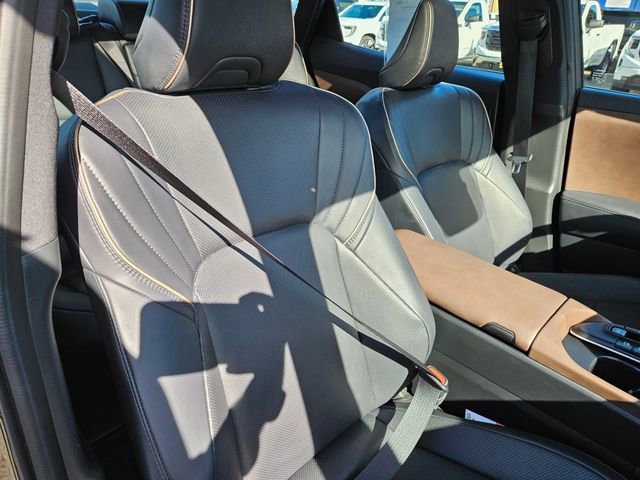 Used 2023 Toyota Crown Limited image 25