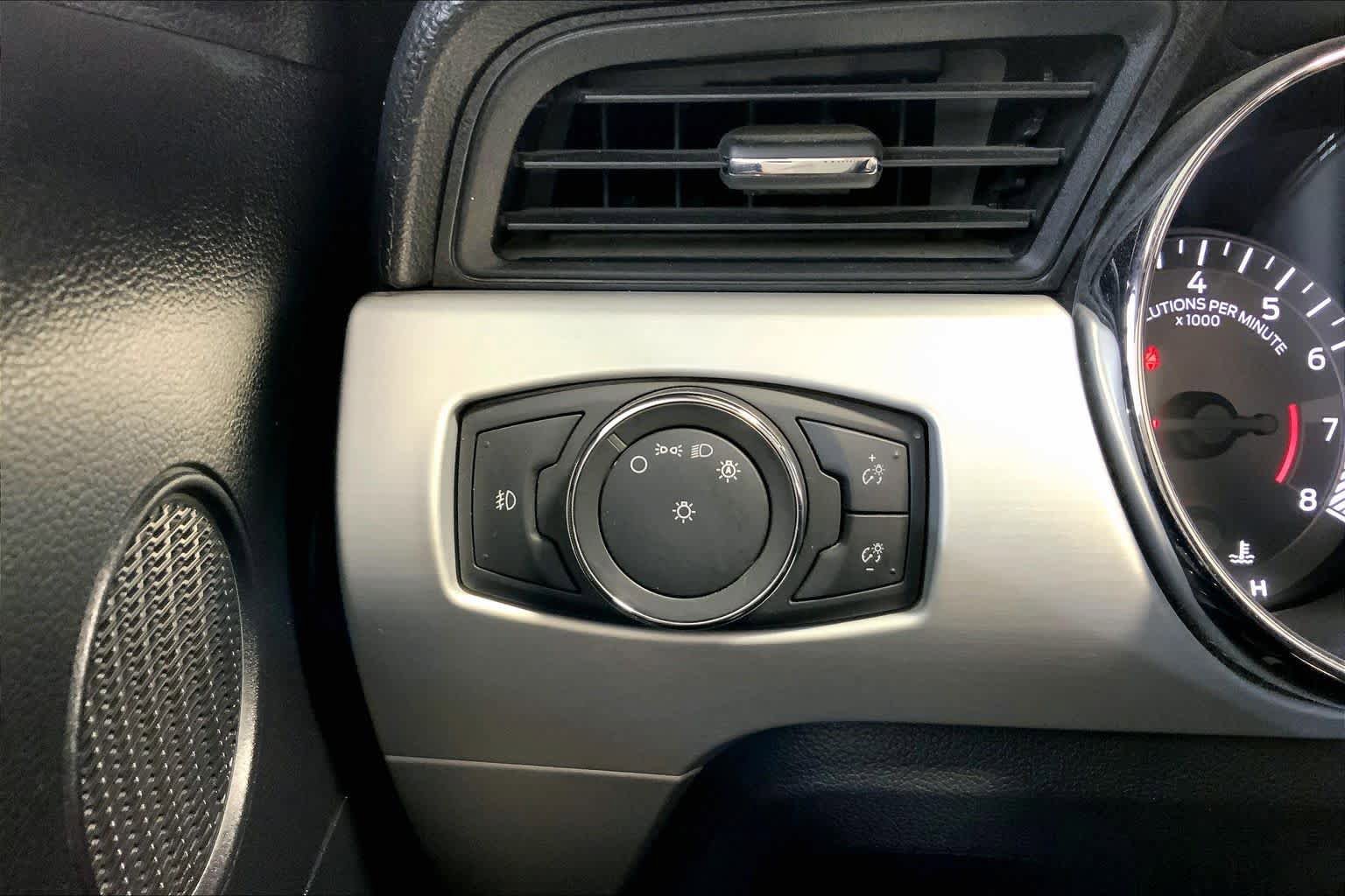 Used 2017 Ford Mustang Premium image 33
