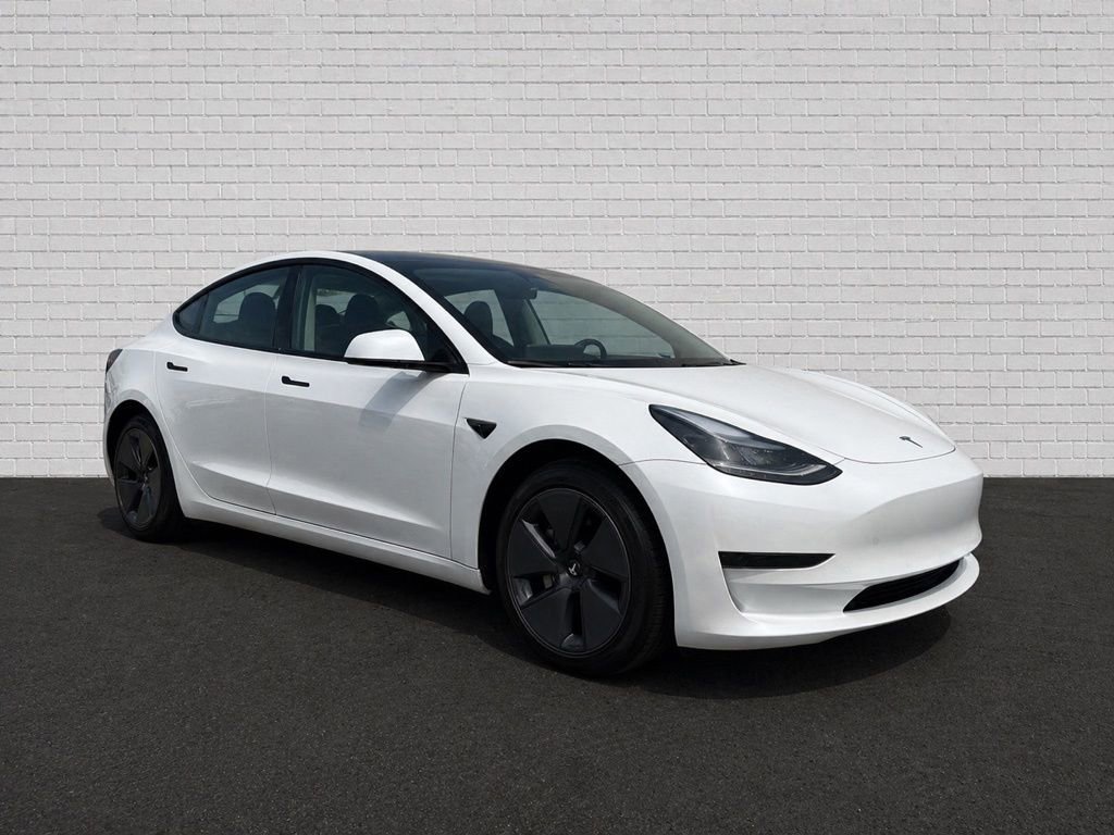 Used 2023 Tesla Model 3 Standard Range RWD image 3