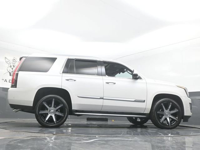Used 2017 Cadillac Escalade Premium Luxury image 54