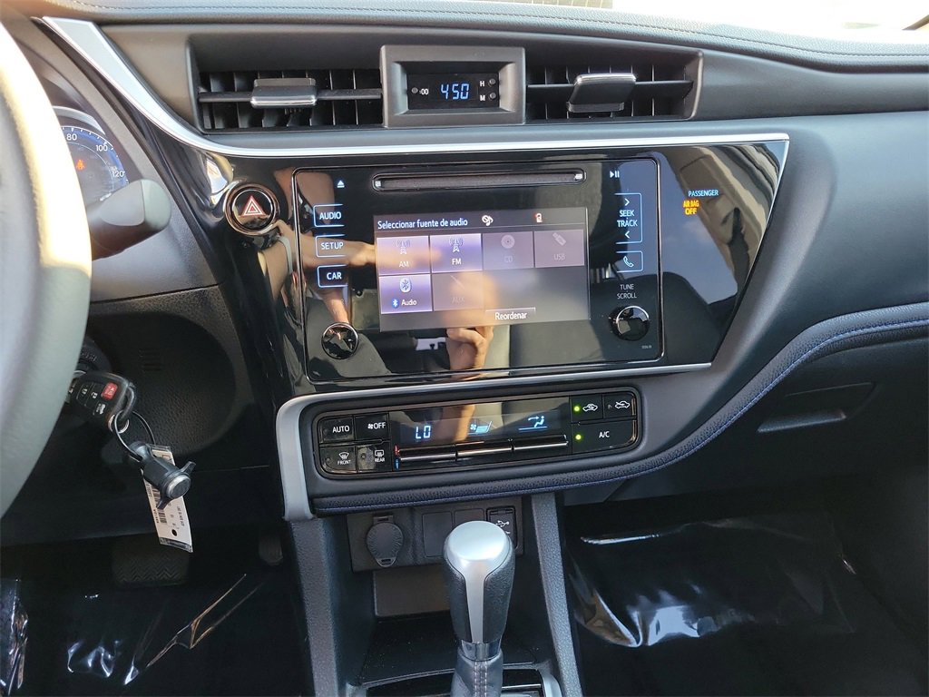 Used 2018 Toyota Corolla SE image 11