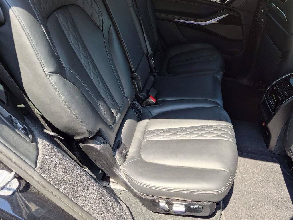 Used 2025 BMW X7 xDrive40i AWD/4WD image 35