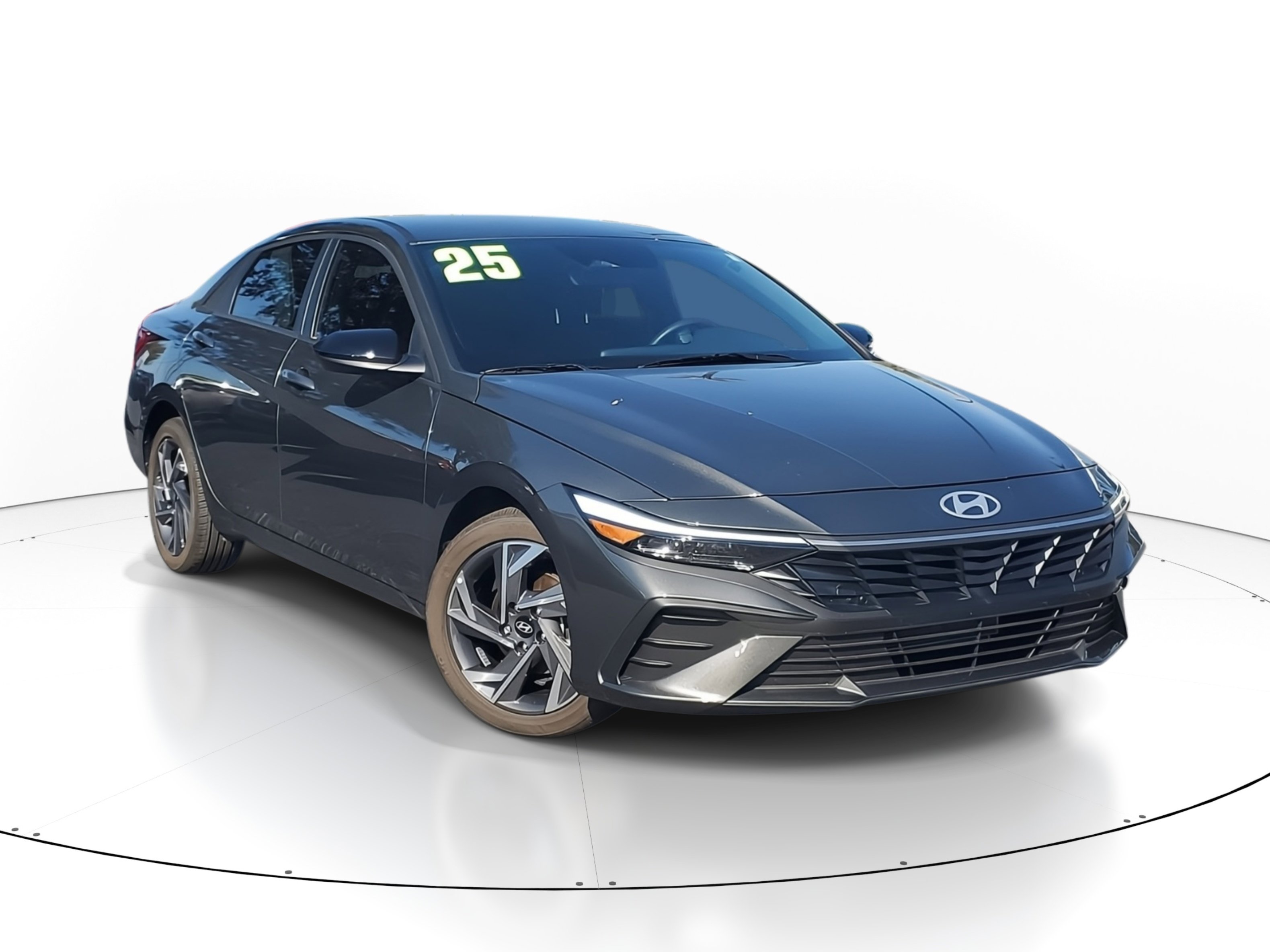 Used 2025 Hyundai Elantra Sport image 1