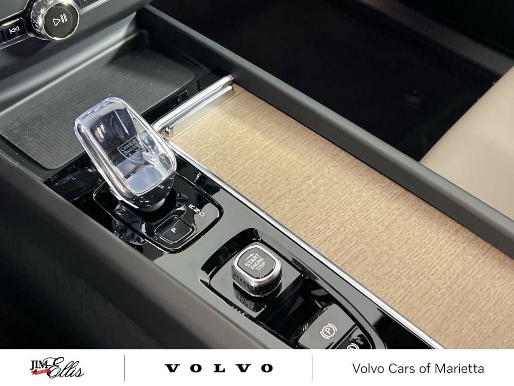 New 2026 Volvo XC60 B5 Plus w/ Protection Package Premier image 18