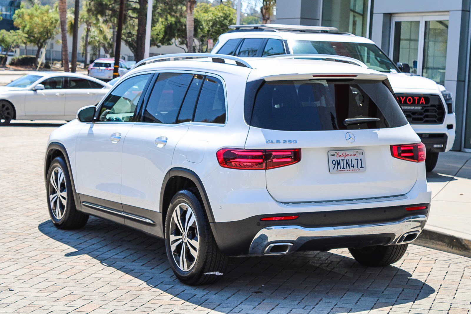 Used 2024 Mercedes-Benz GLB 250 image 9