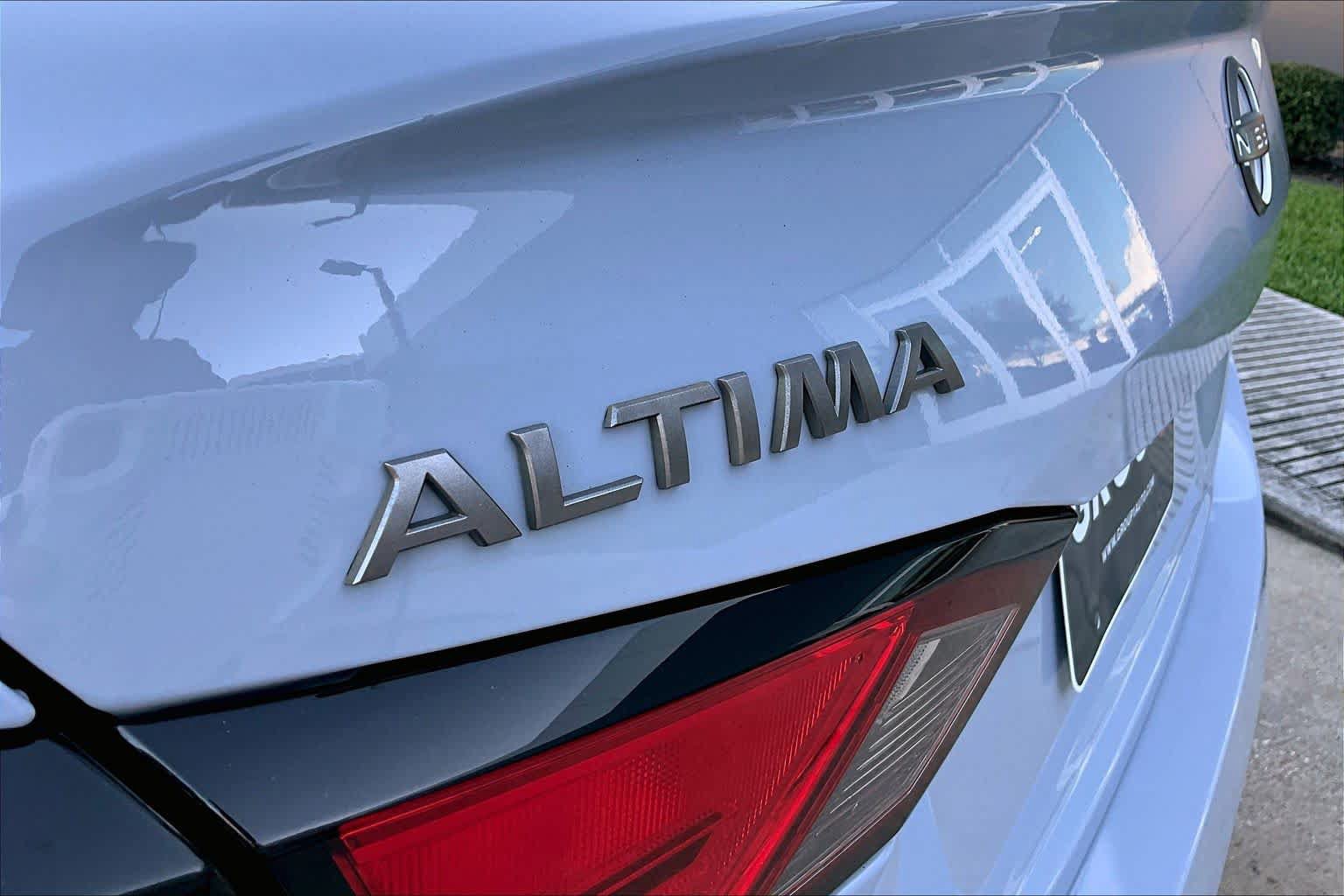 Certified 2024 Nissan Altima 2.5 SR FWD image 30