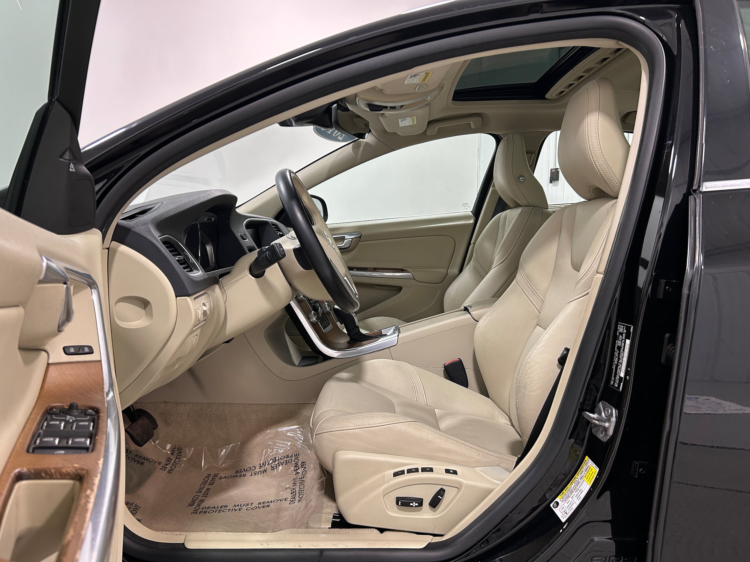 Used 2016 Volvo S60 T5 Premier AWD/4WD image 4