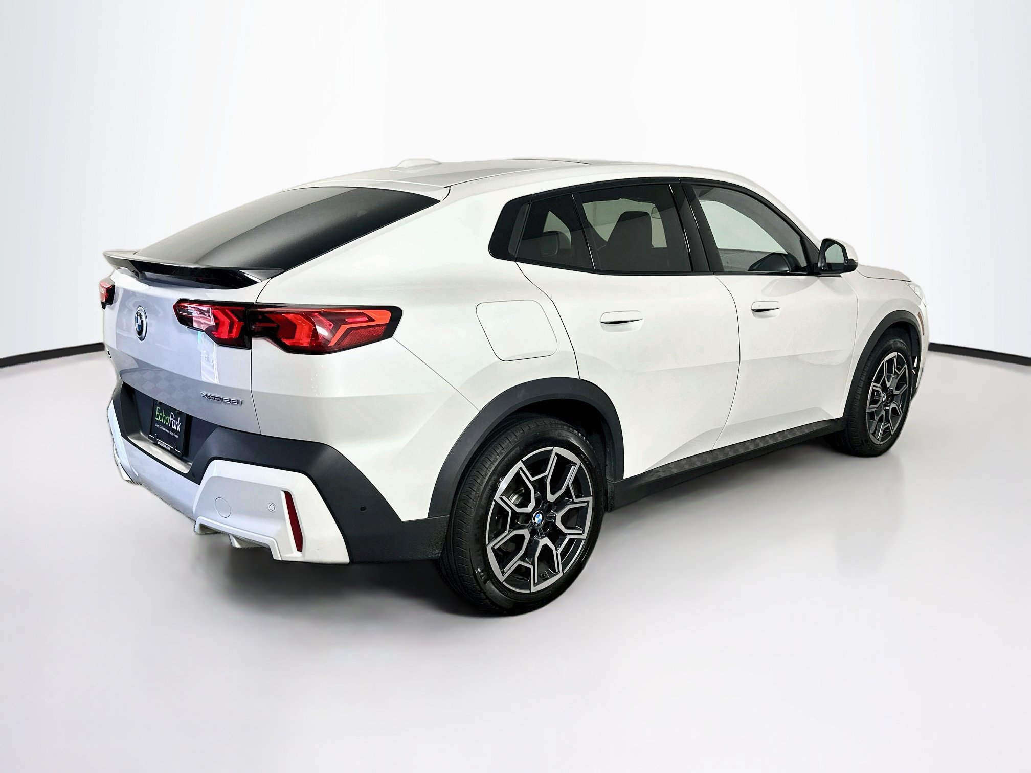 Used 2026 BMW X2 xDrive28i AWD/4WD image 9