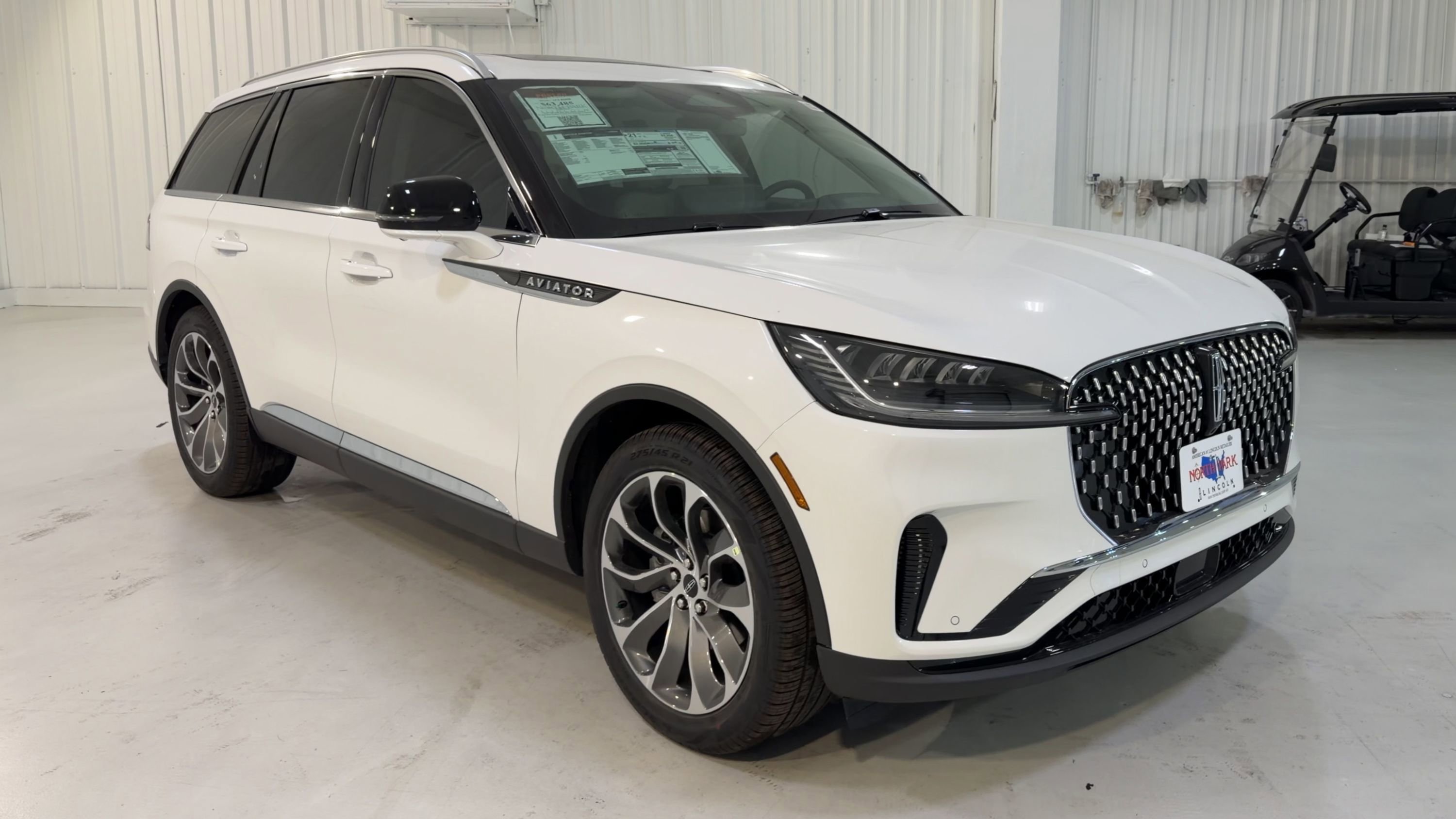 New 2026 Lincoln Aviator 2WD image 3