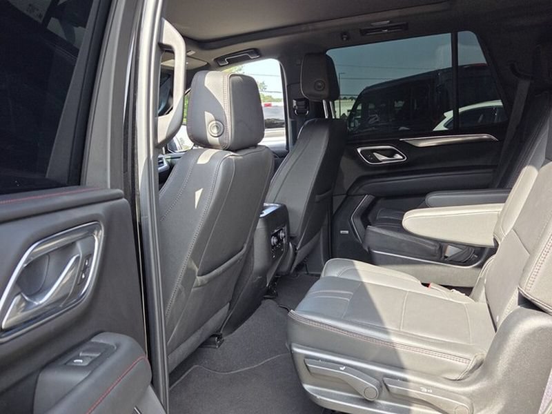 Used 2023 Chevrolet Tahoe RST w/ Luxury Package AWD/4WD image 6
