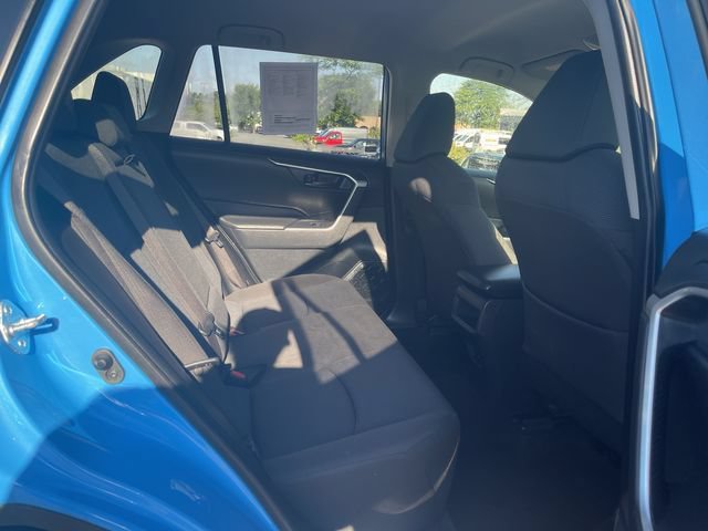 Used 2019 Toyota RAV4 LE w/ Carpet Mat Package AWD/4WD image 21