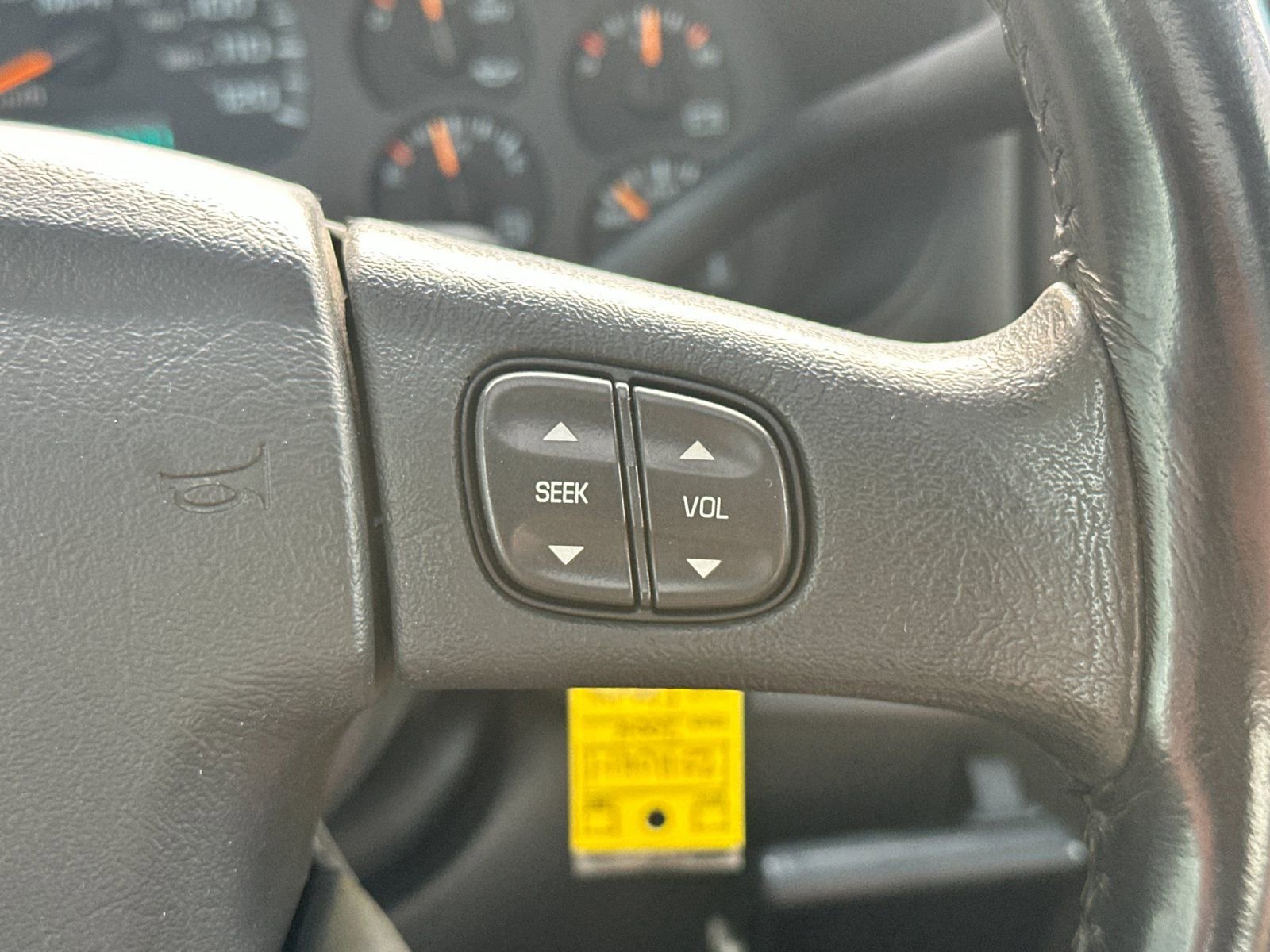 Used 2004 Chevrolet Silverado 2500 LS image 23