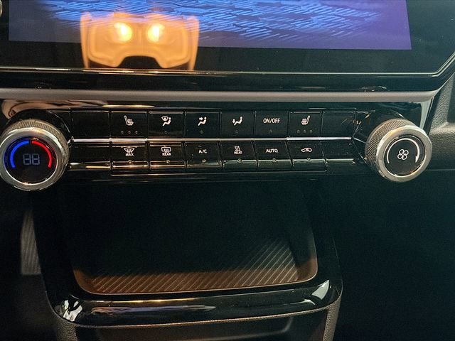 New 2027 Chevrolet Bolt LT w/ Comfort Package FWD image 17