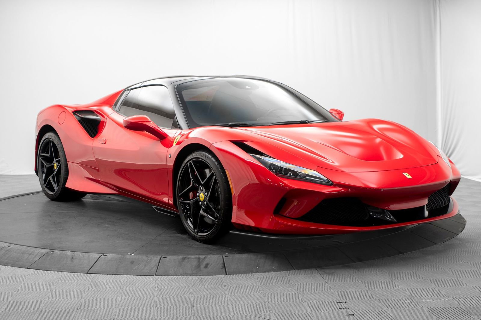 Used 2021 Ferrari F8 Tributo RWD image 10