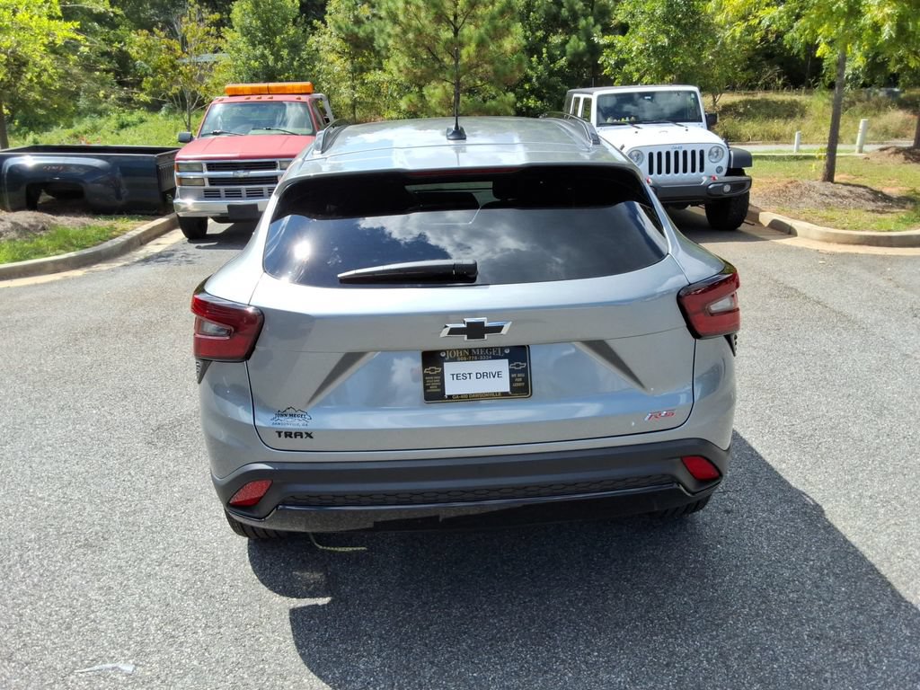 New 2026 Chevrolet Trax RS w/ Sunroof Package FWD image 6